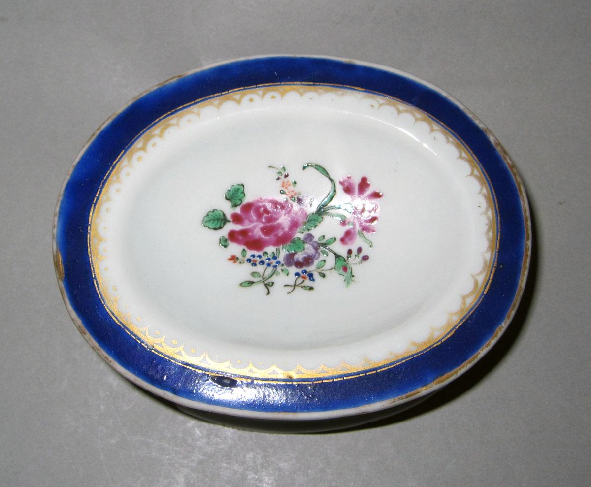 1970.0598.002 Porcelain salt