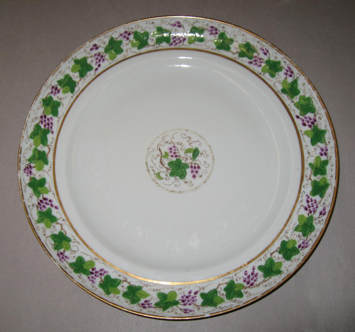 1970.0605 Plate, dinner plate