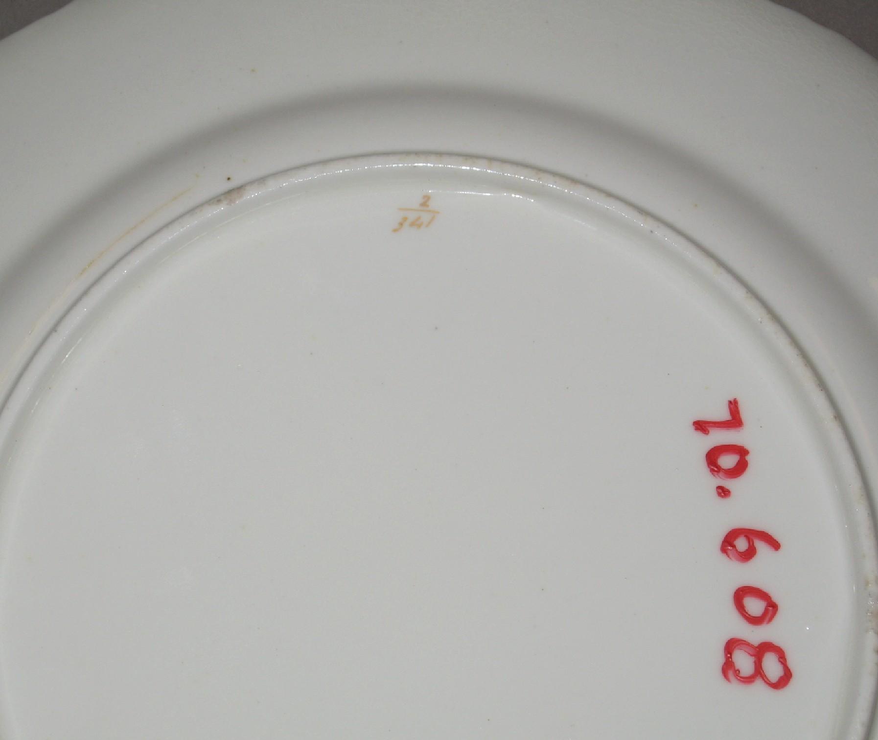 1970.0608 Soft-paste porcelain plate (underside)
