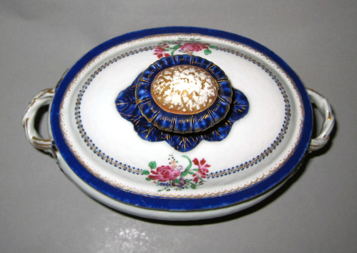1970.0610.002 A,B Porcelain sauce tureen top