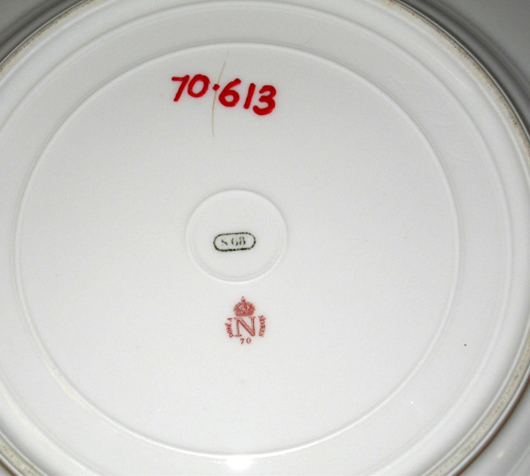 1969.0613 Sèvres porcelain plate (underside)
