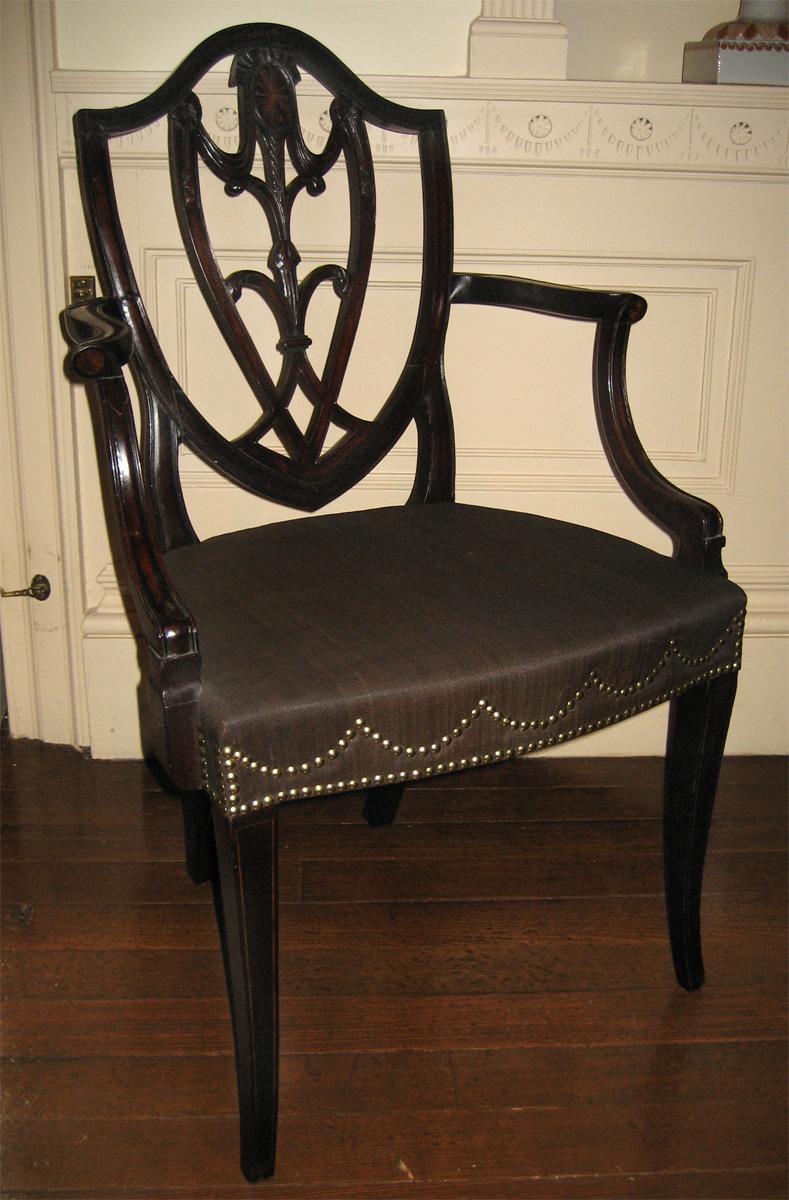 1957.0672.002 Armchair view 1
