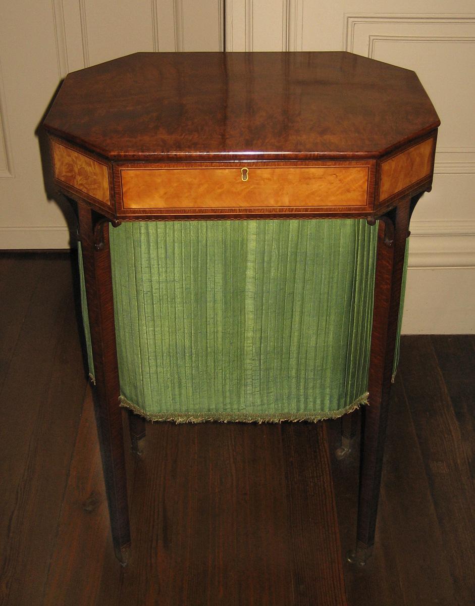 1957.0686 Work table view 2