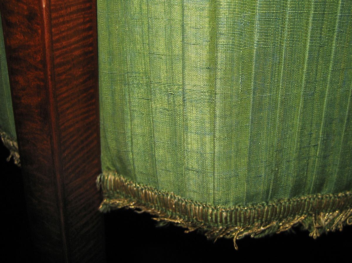 1957.0686 Work table detail 1