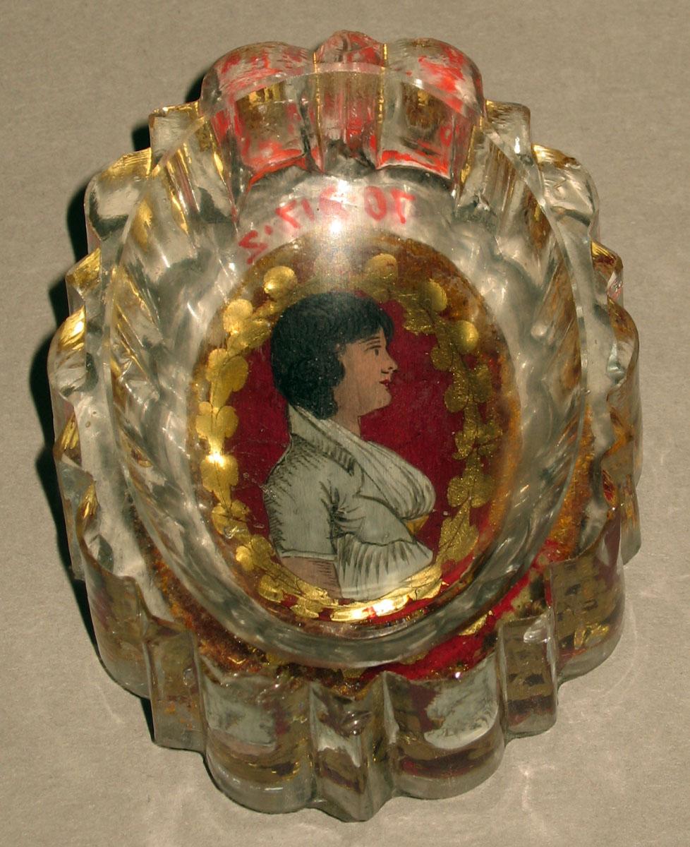 1970.0817.002 Glass salt dish