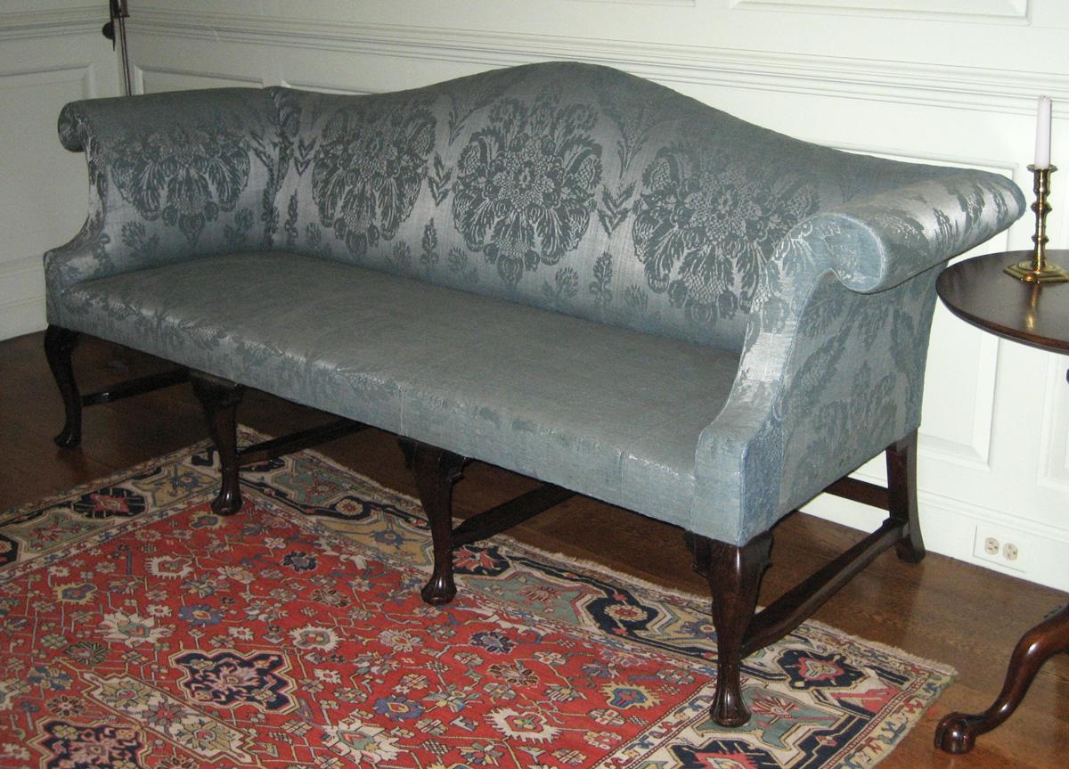 1952.0264 Sofa view 2