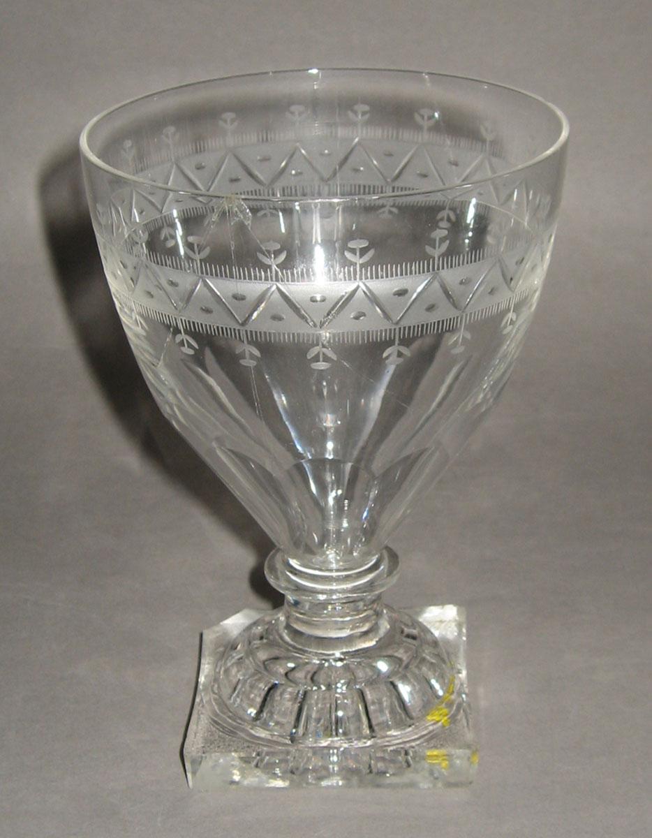 1970.0892.001 Colorless glass goblet
