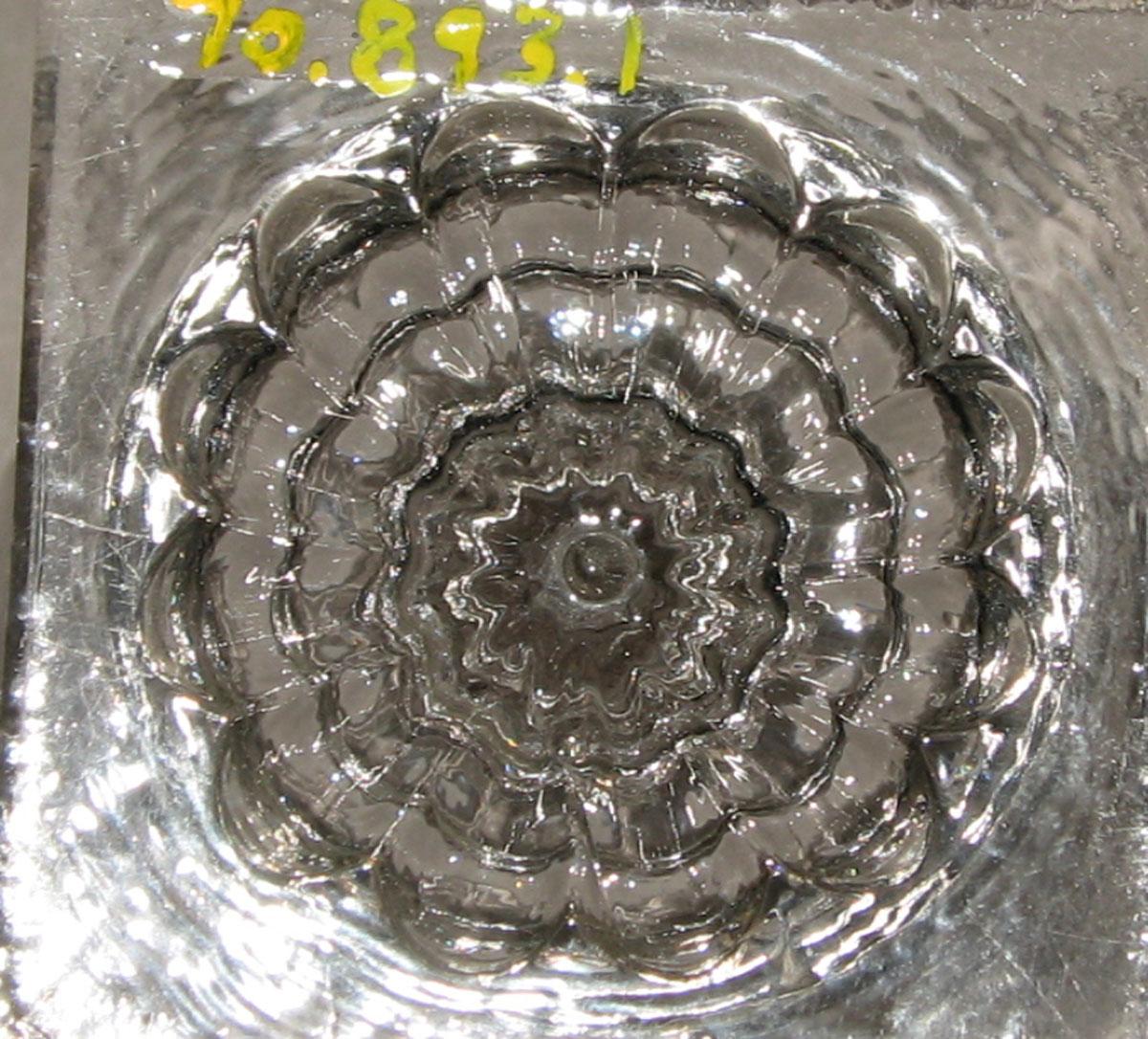 1970.0893.001 Glass rummer (underside)