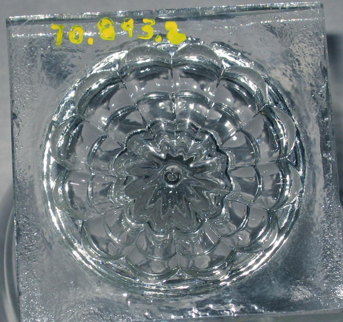 1970.0893.002 Glass rummer (underside)