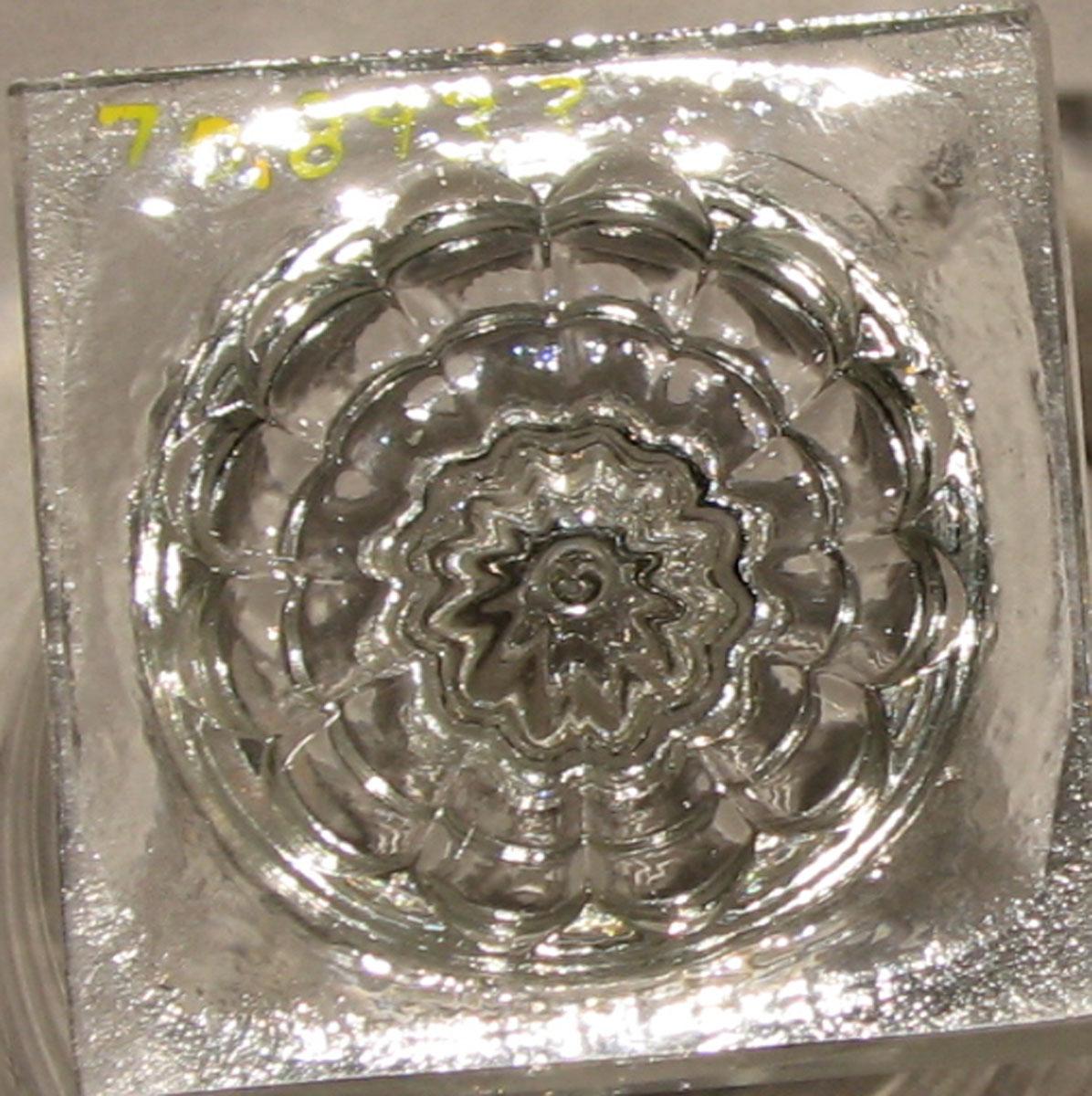 1970.0893.003 Glass rummer (underside)