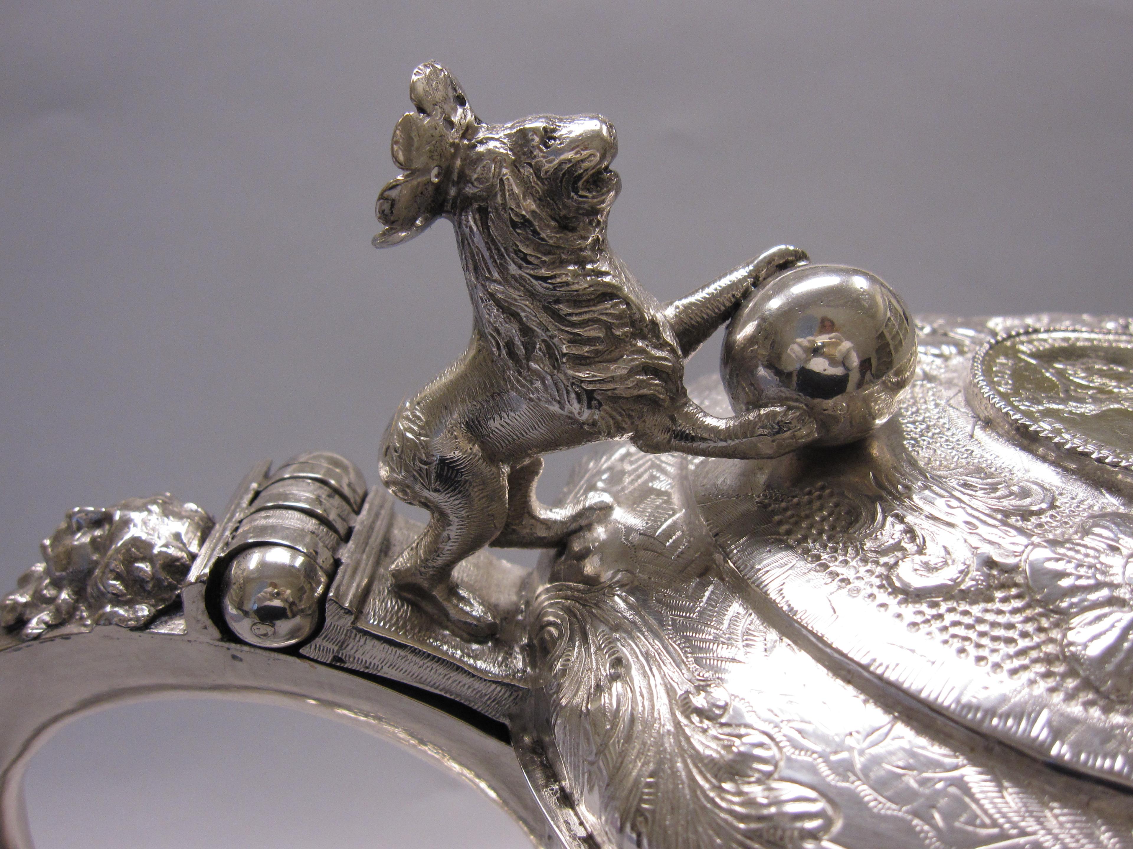 1970.0900 Silver Tankard detail 1