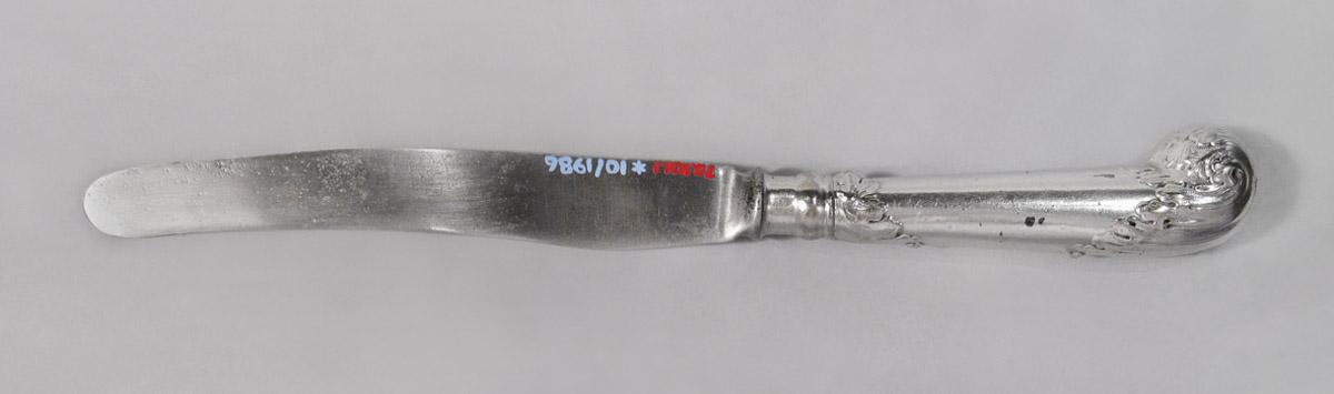 1970.0901.001 Knife, underside