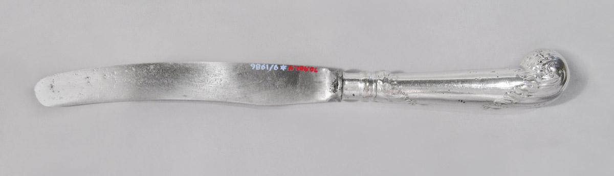 1970.0901.004 Knife, underside