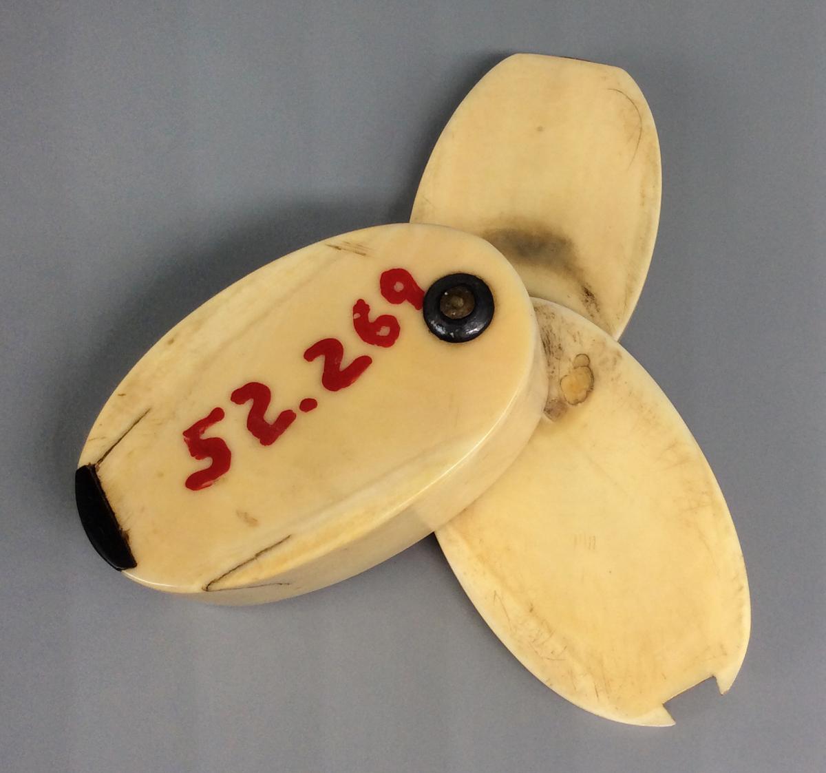 1952.0269 Box, view 9