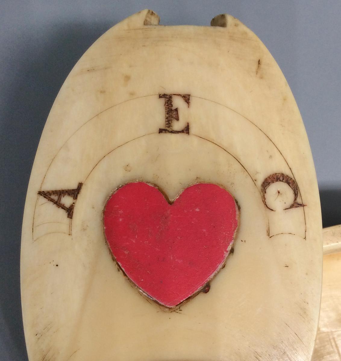 1952.0269 Box, detail 1