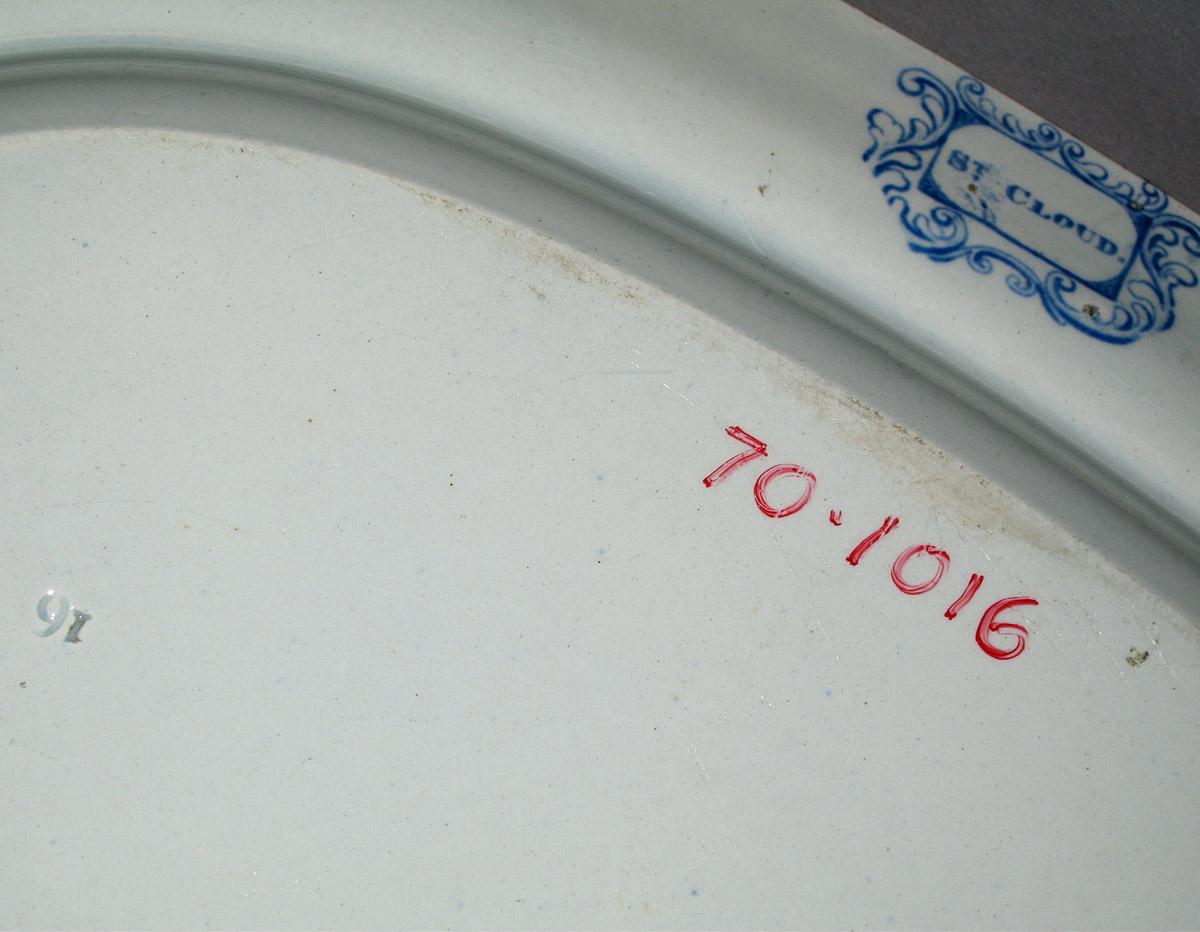 1970.1016 Earthenware dish (mark)