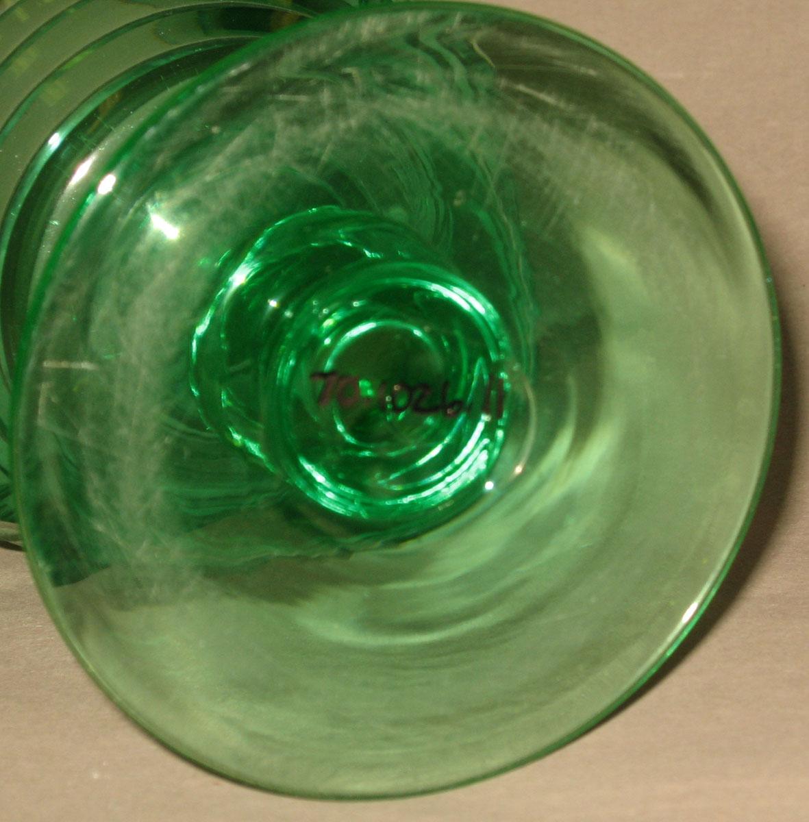 1970.1026.011 Glass goblet (underside)