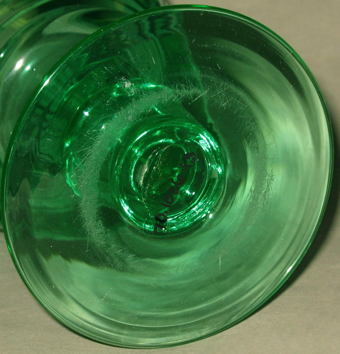 1970.1026.013 Glass goblet (underside)
