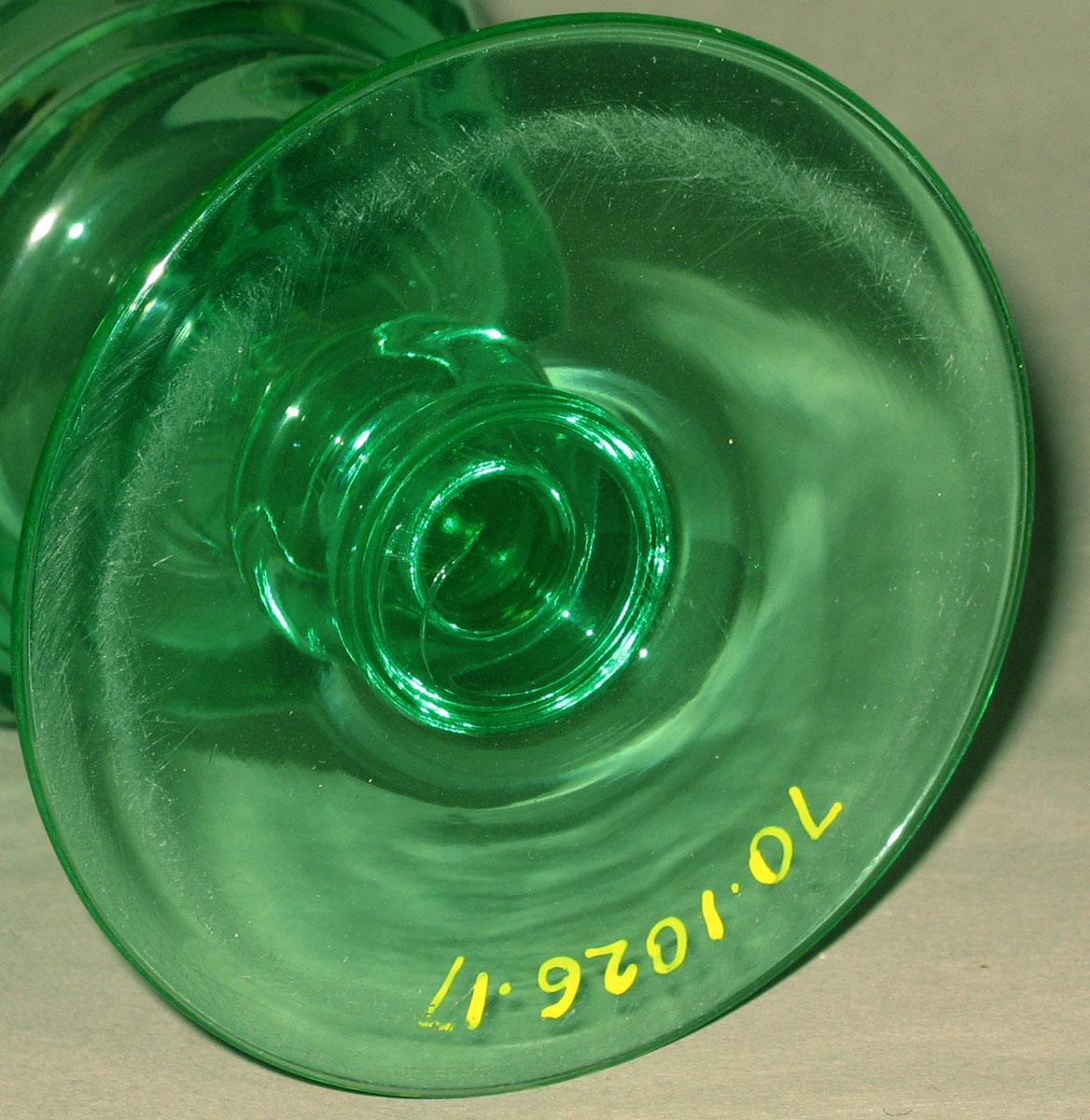 1970.1026.017 Glass goblet (underside)