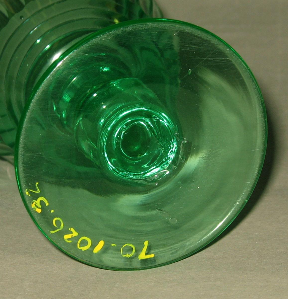 1970.1026.032 Glass wineglass (underside)