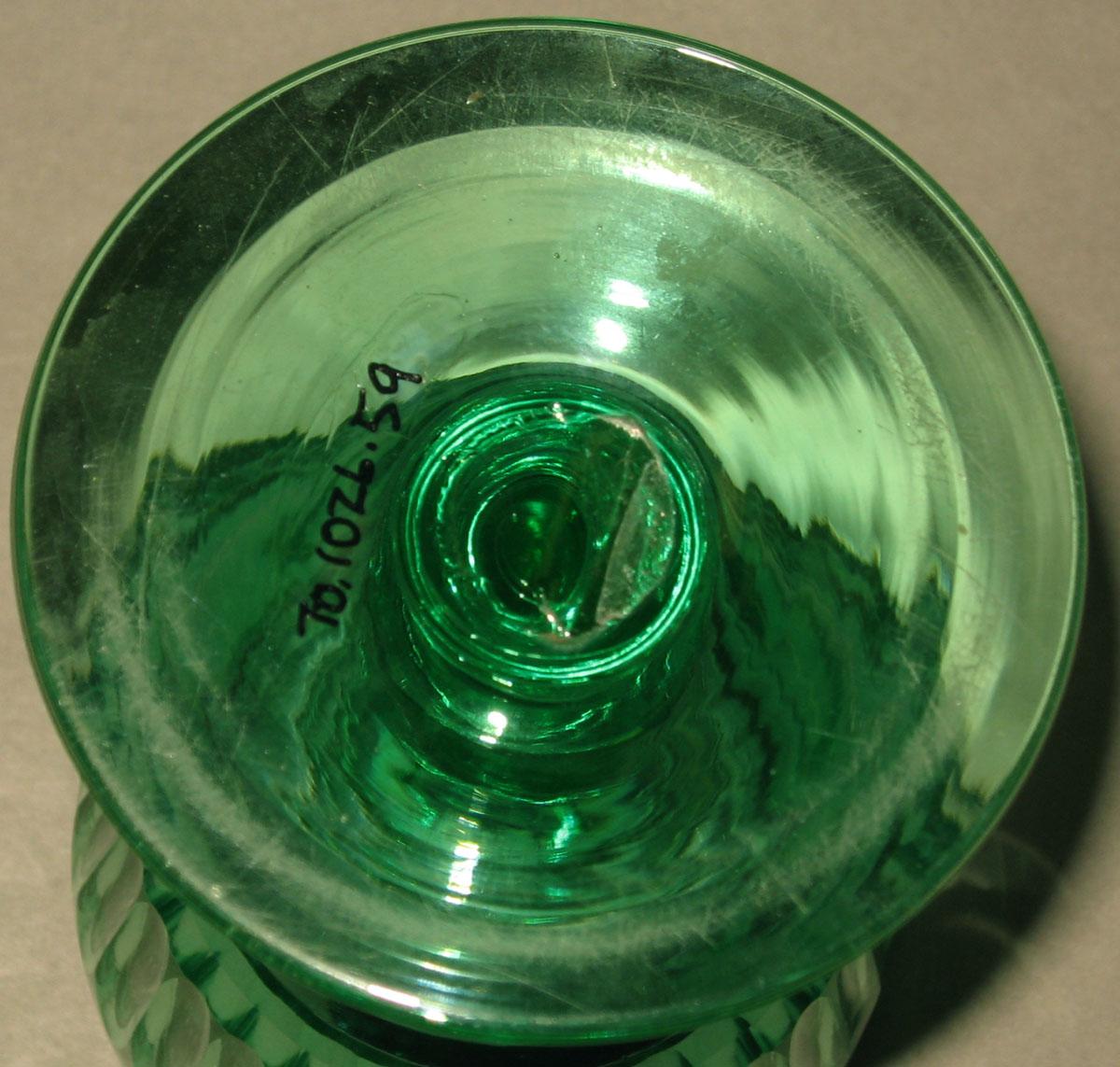 1970.1026.059 Glass wineglass (underside)