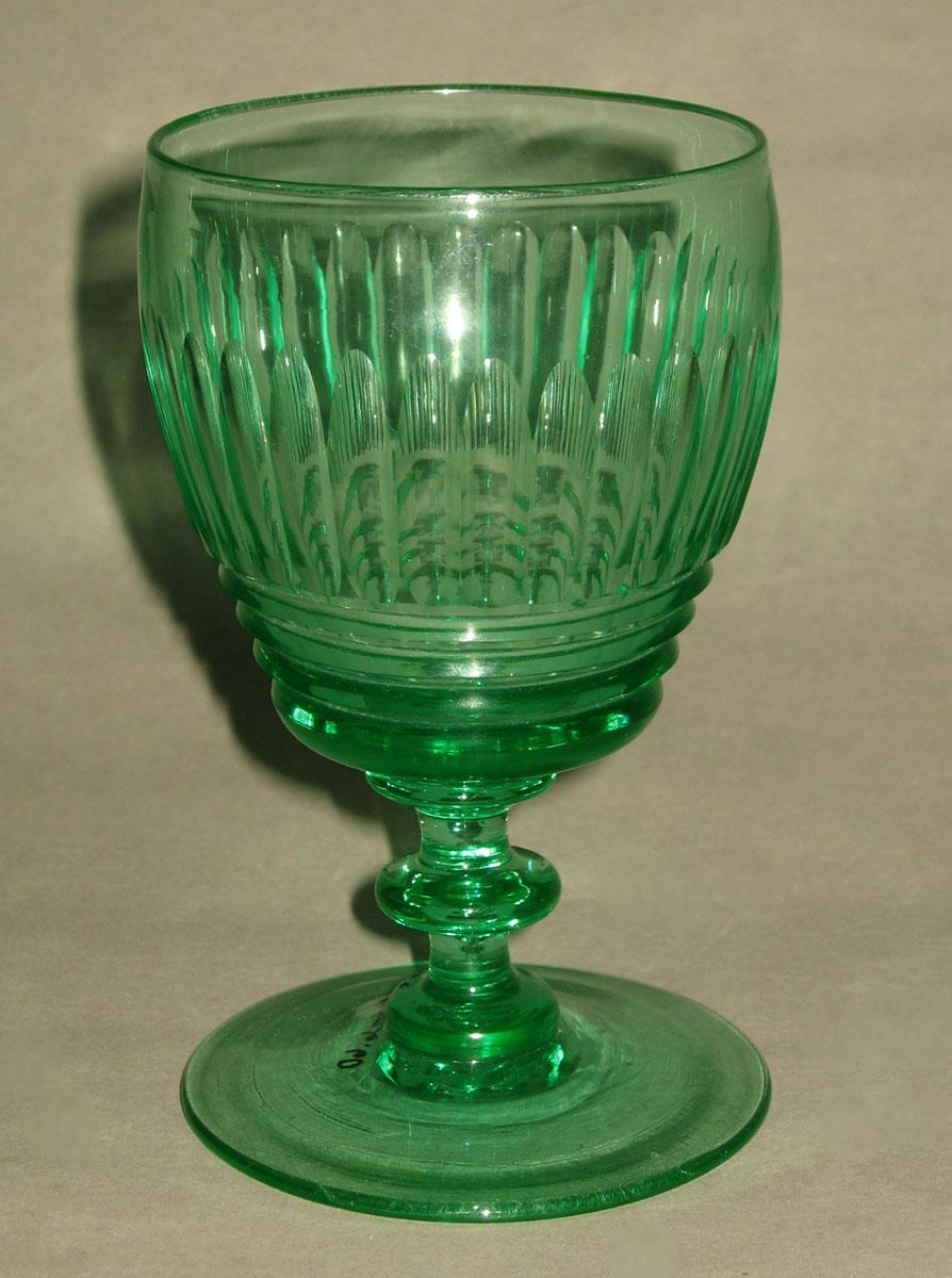 1970.1026.060 Green glass wineglass
