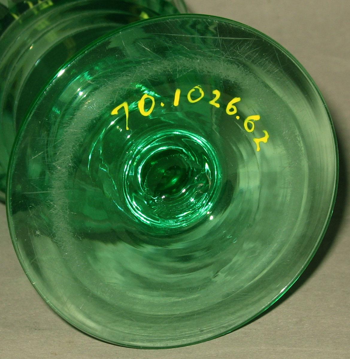 1970.1026.062 Glass wineglass (underside)