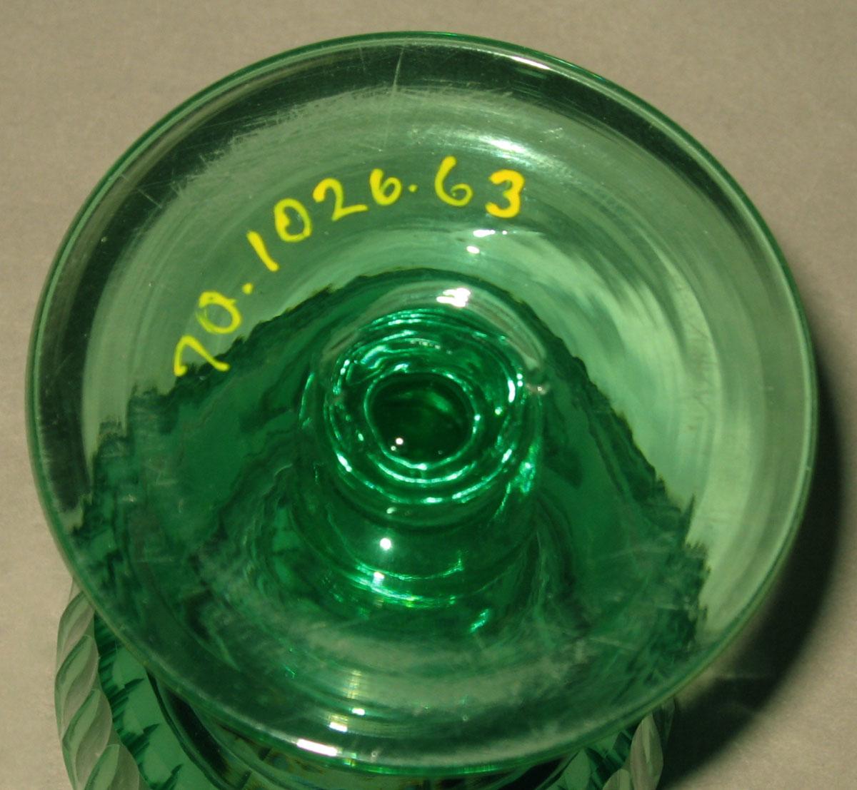 1970.1026.063 Glass wineglass (underside)