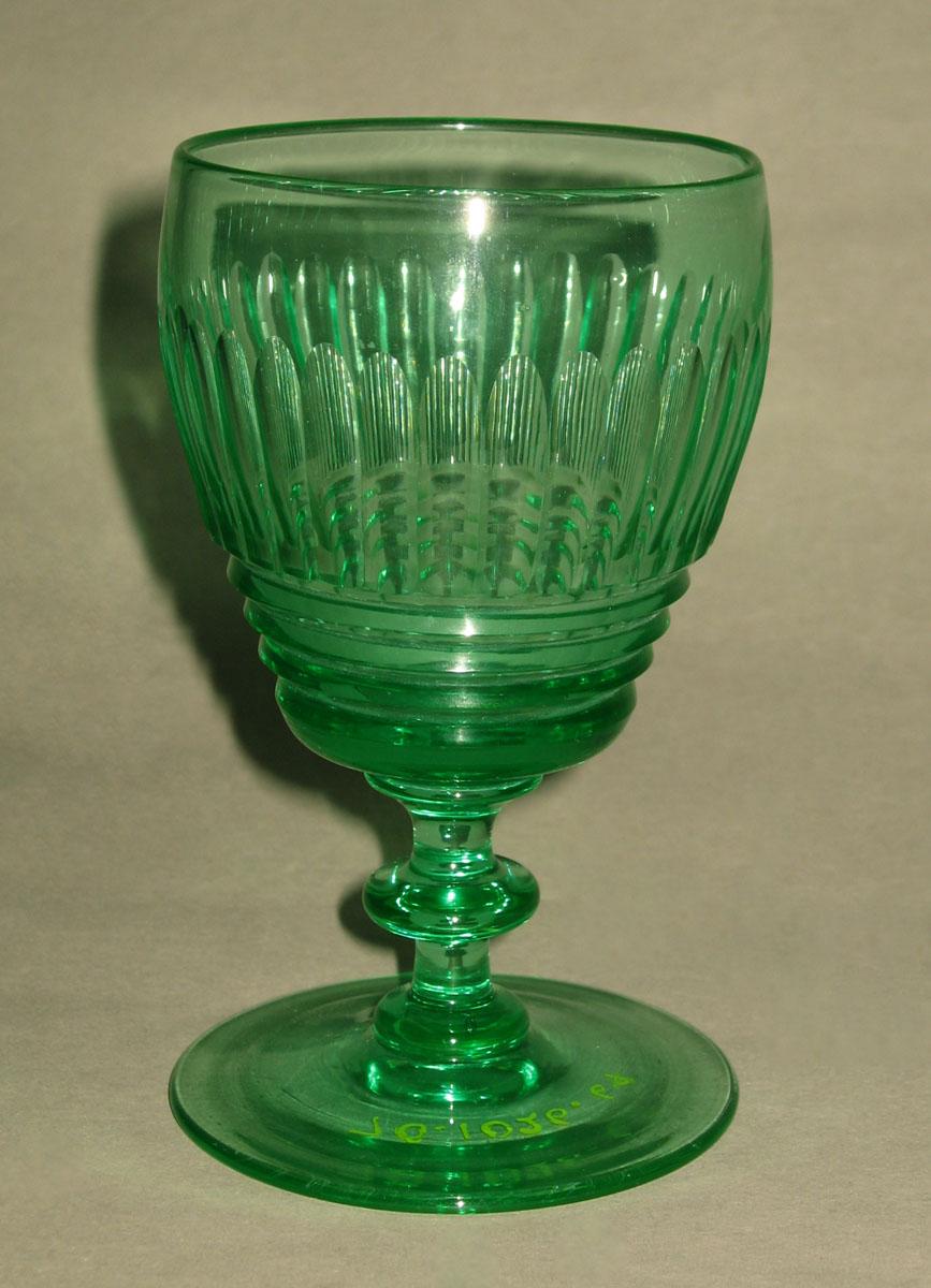 1970.1026.064 Glass wineglass