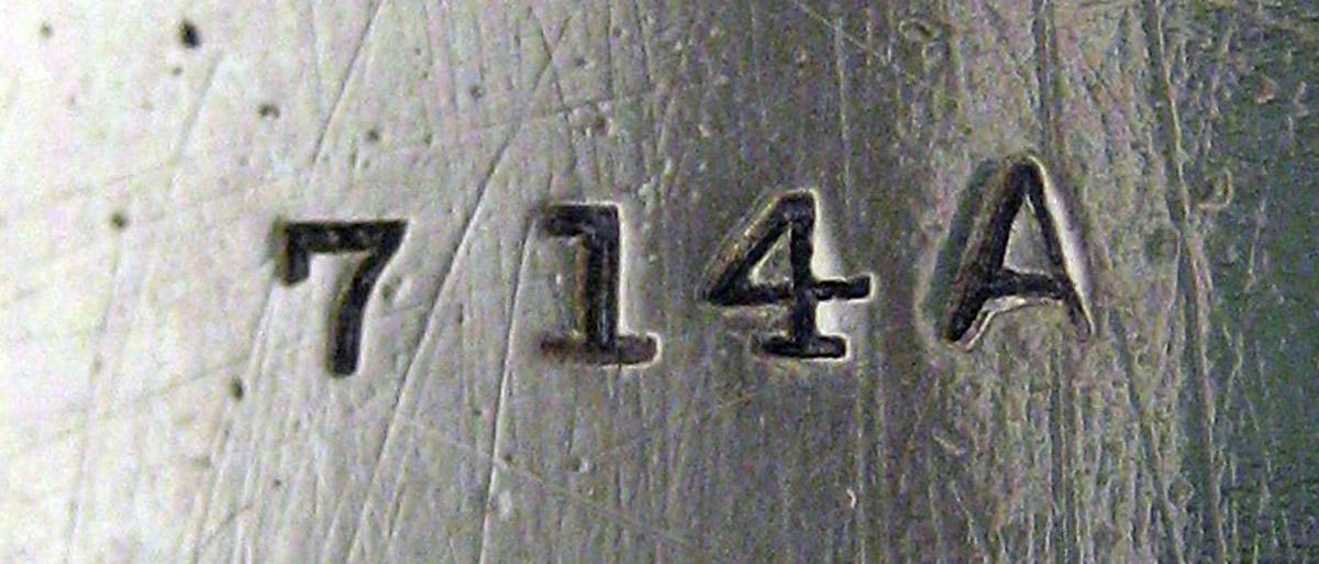 1970.1028 Silver Tea canister mark 1