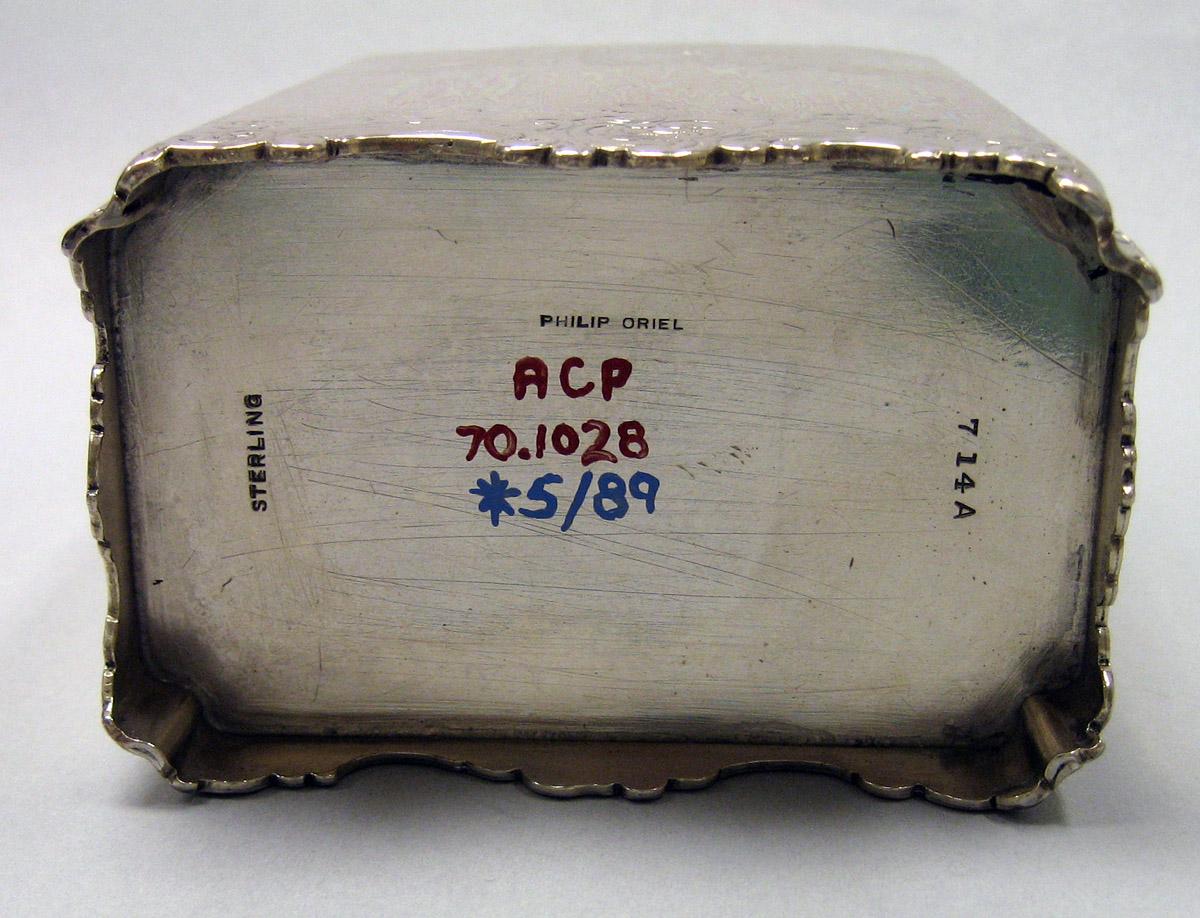 1970.1028 Silver Tea canister underside