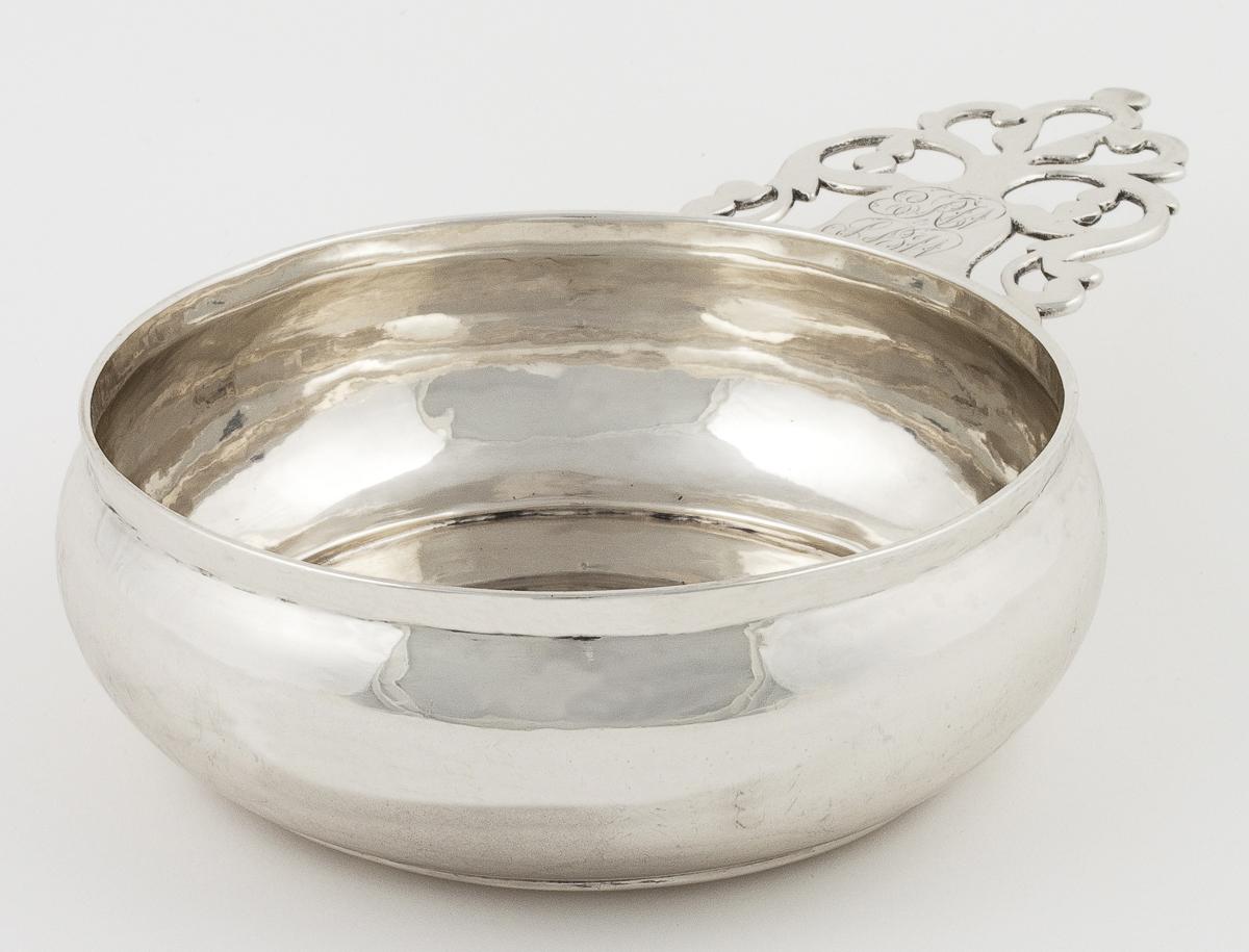 1970.1033 Porringer
