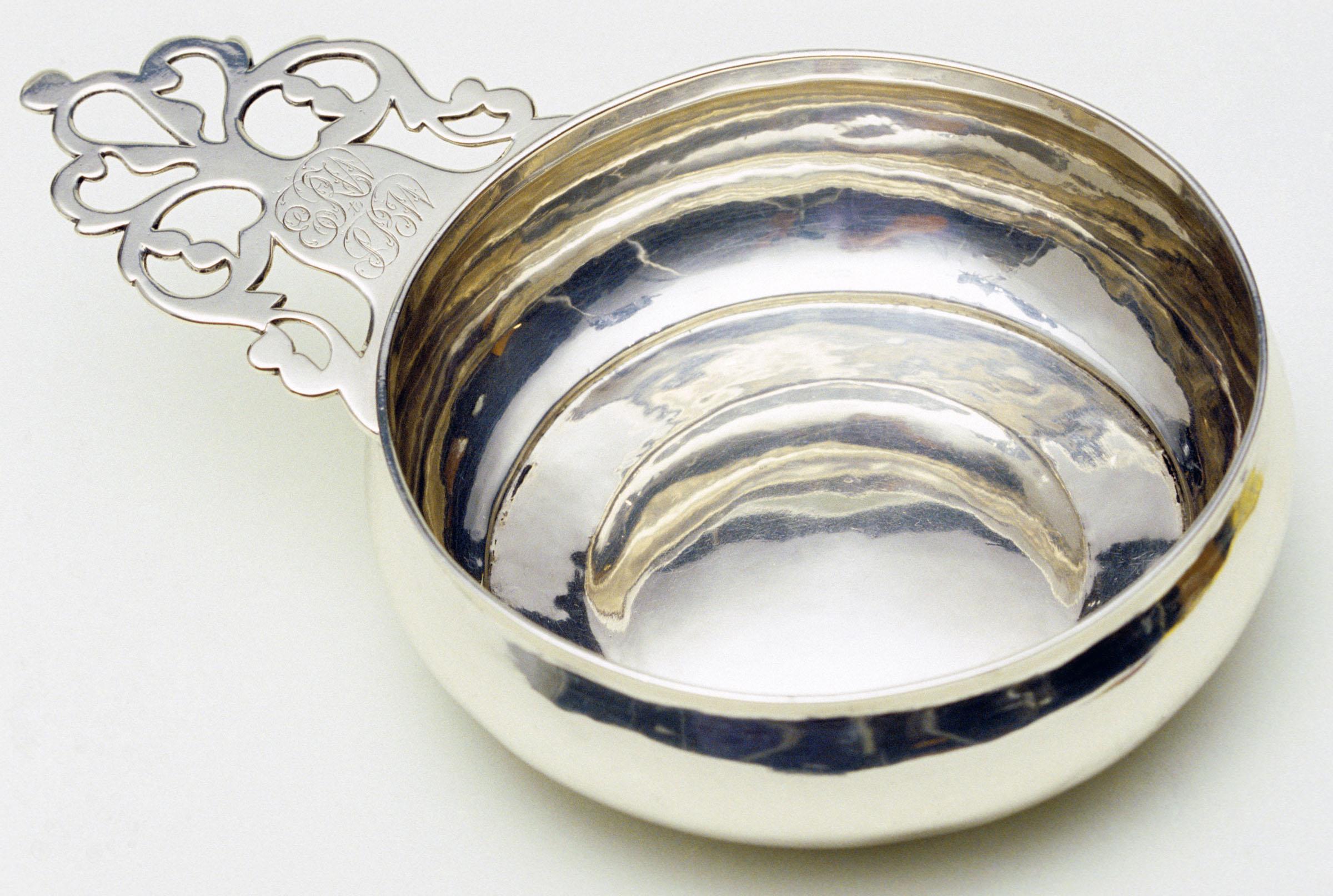 1970.1033 Porringer, view 1