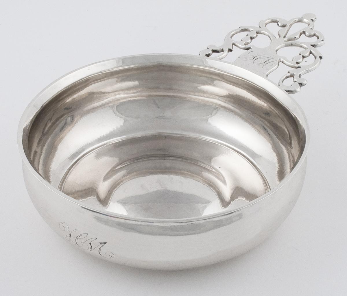 1970.1036 Porringer