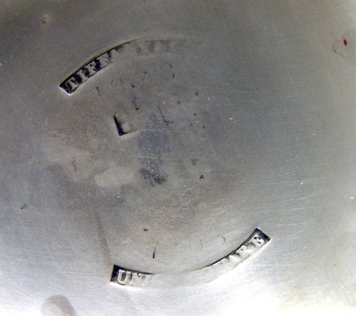 1970.1039.001 A Kettle on stand, mark