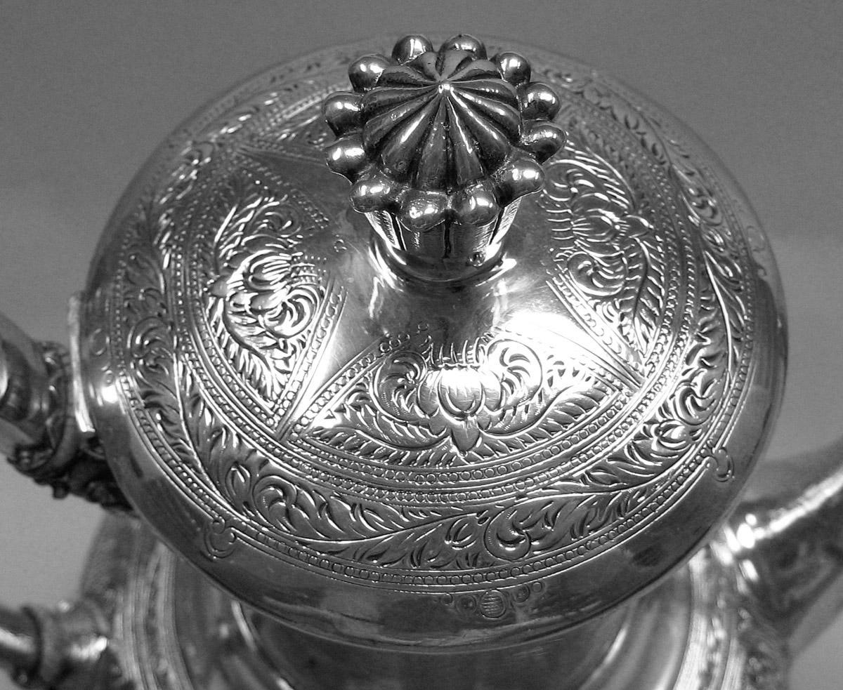 1970.1039.003 Coffee pot, top view
