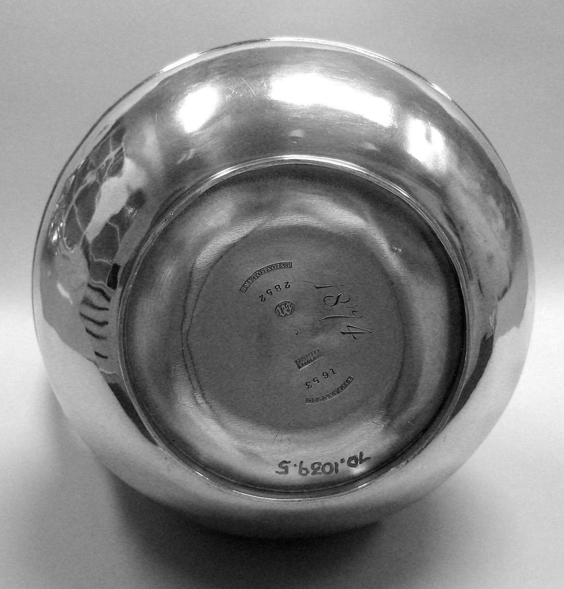 1970.1039.005 Pitcher, underside