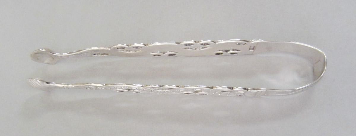 1970.1041 Tongs, view 3