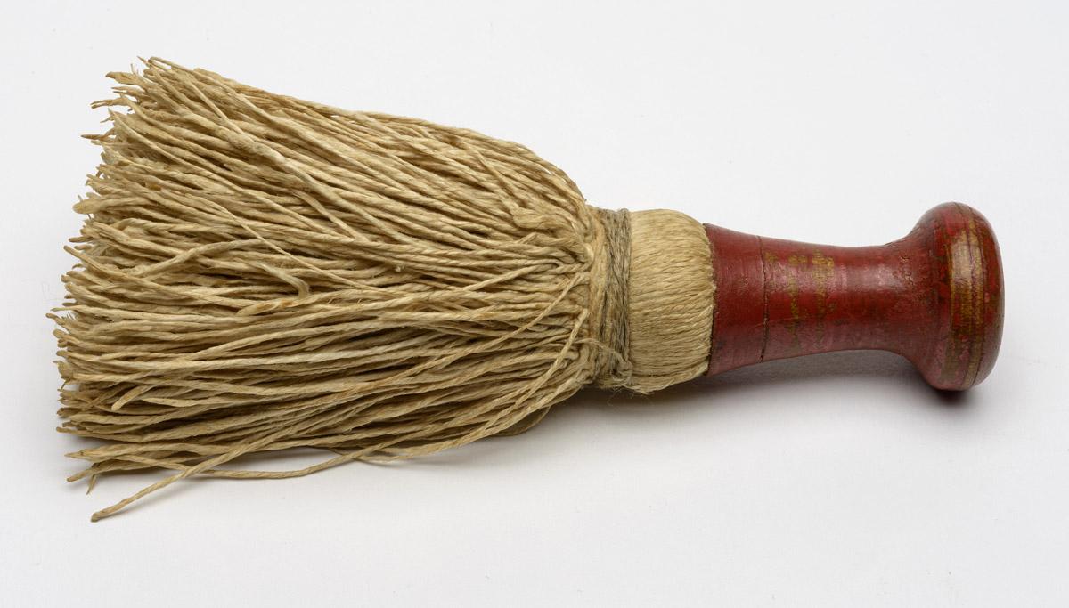 1952.0270 Brush, view 1