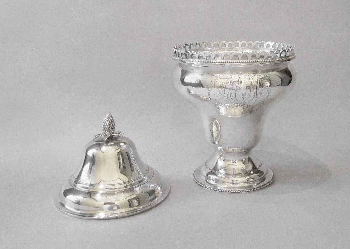 1970.1082 A, B Sugar bowl, view 2