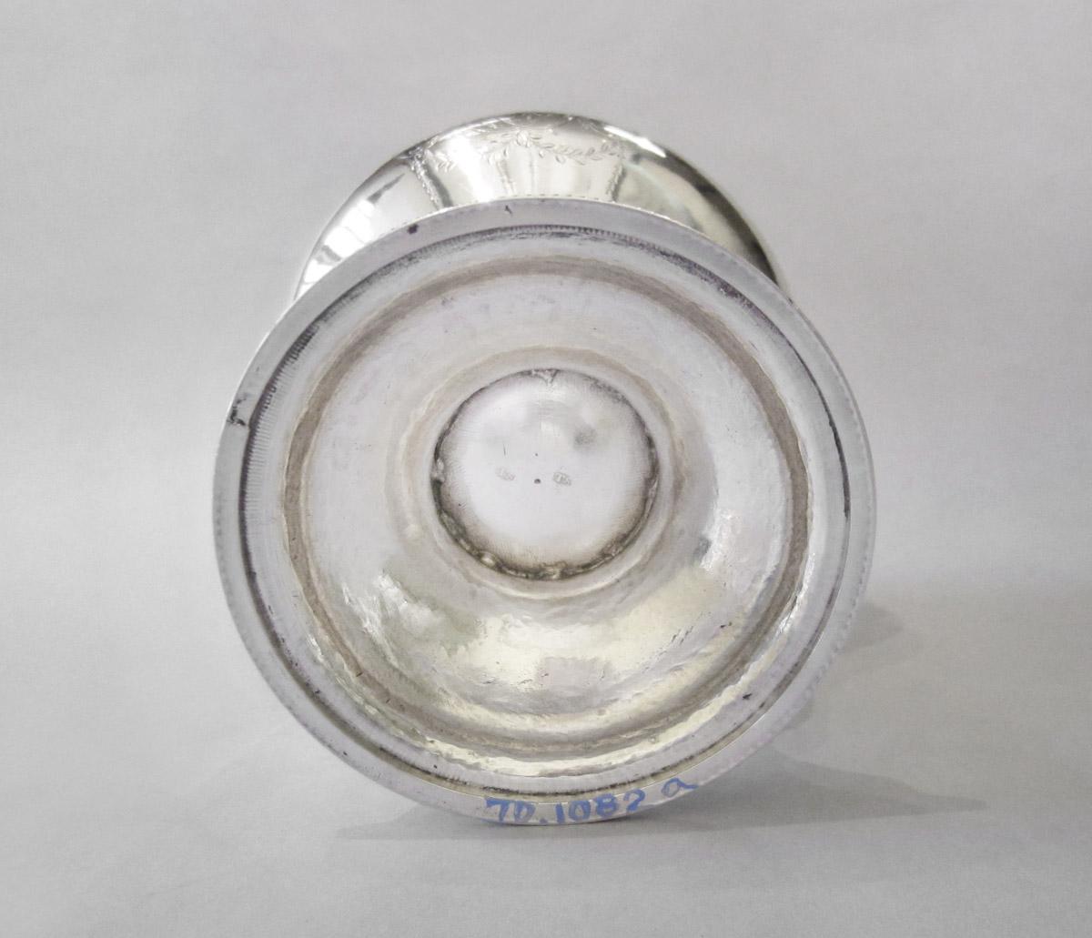 1970.1082 A Sugar bowl, underside