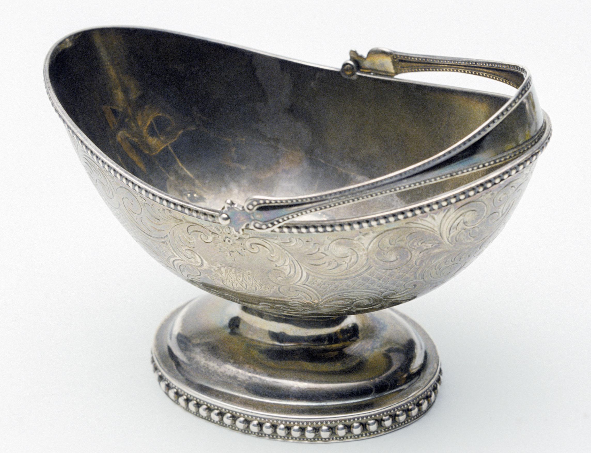 1970.1098 Bowl, Sugar Bowl, view 1