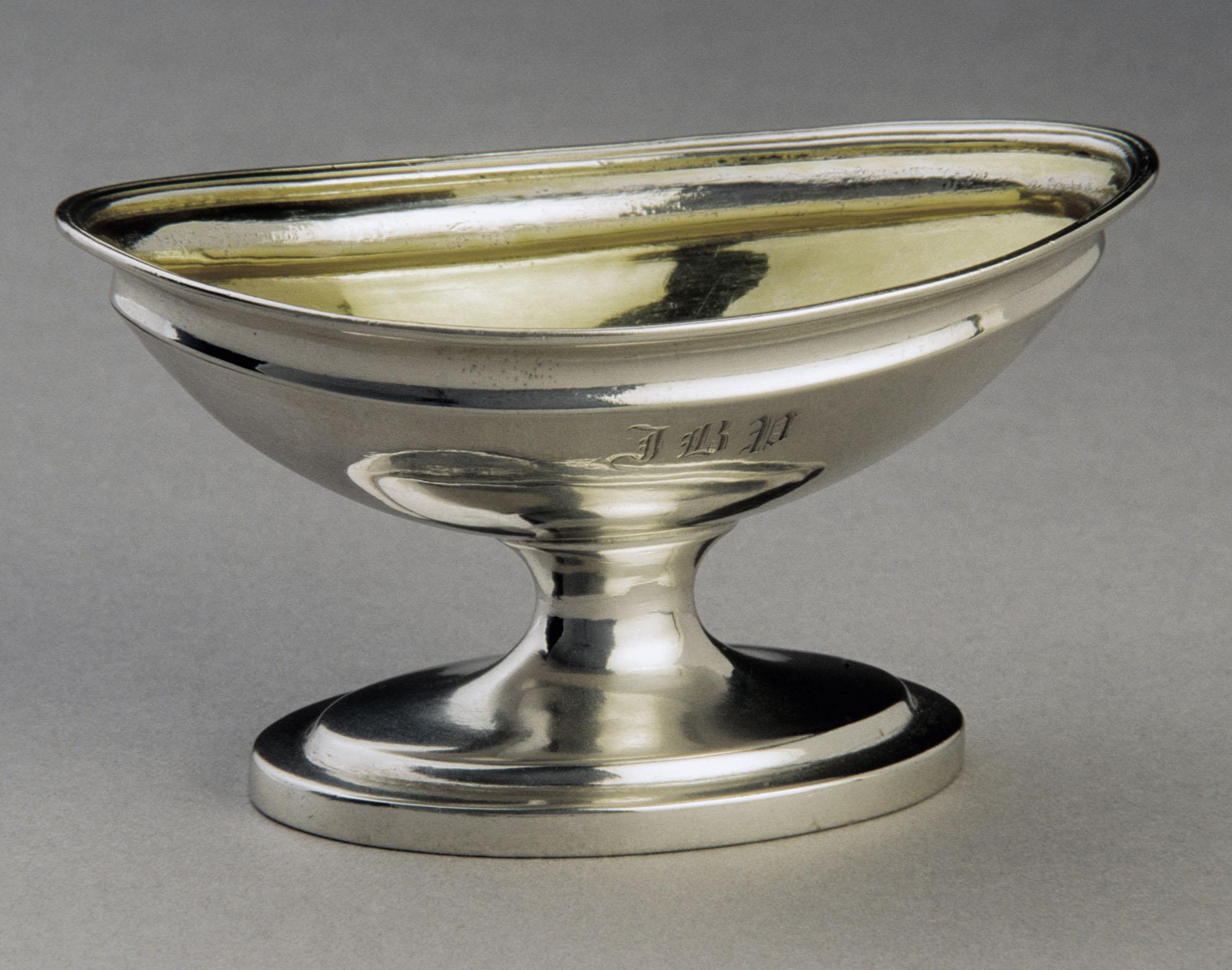 1970.1119.001 Salt dish, view 1