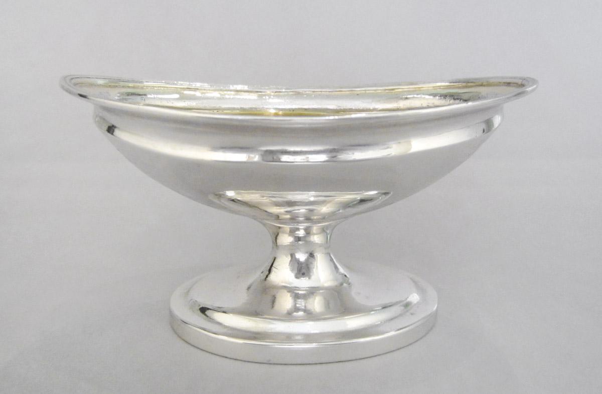 1970.1119.001 Salt cellar, side 2
