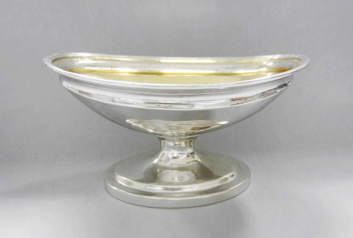 1970.1119.002 Salt cellar, side 2