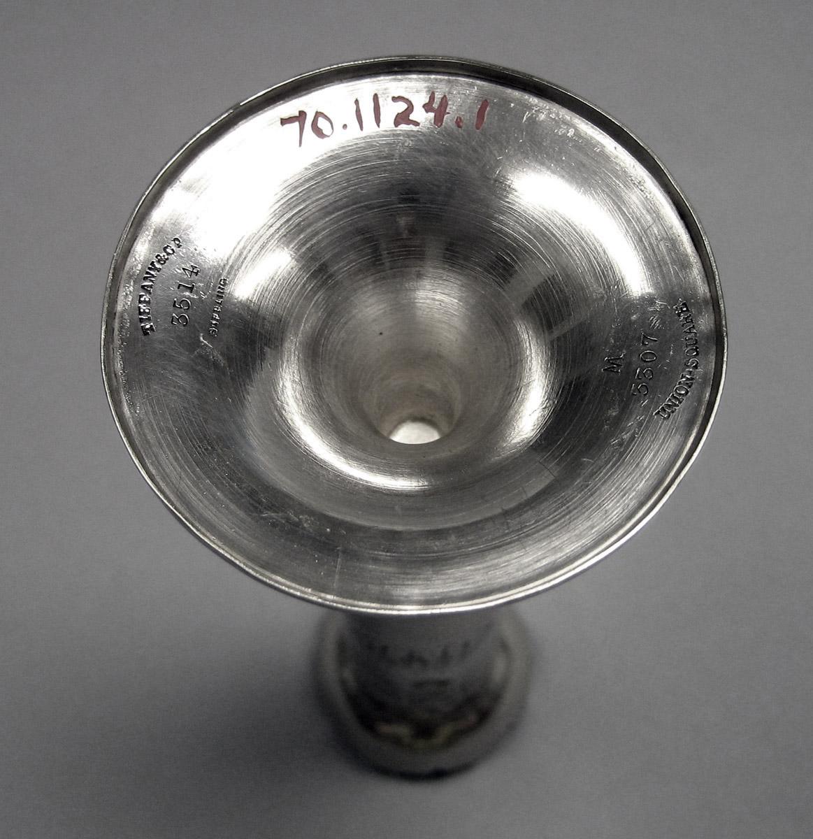 1970.1124.001 Silver Flower Container underside