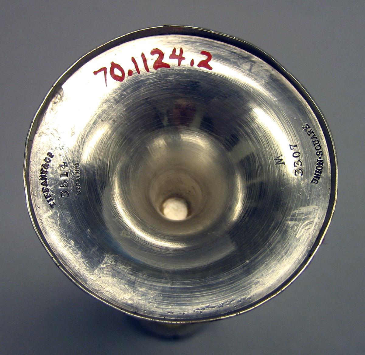 1970.1124.002 Silver Flower Container underside