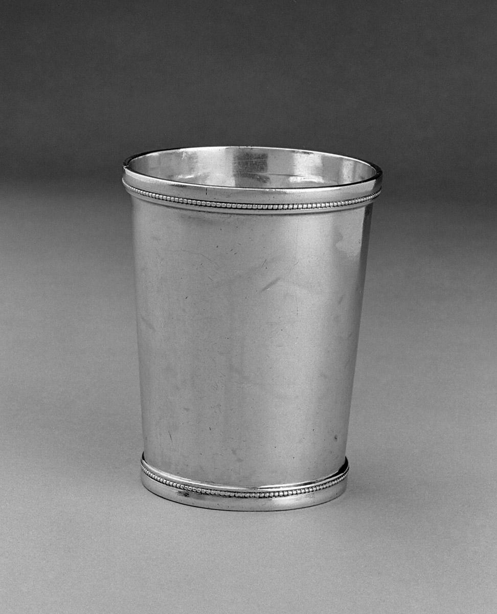 1970.1150 Beaker (view 2)