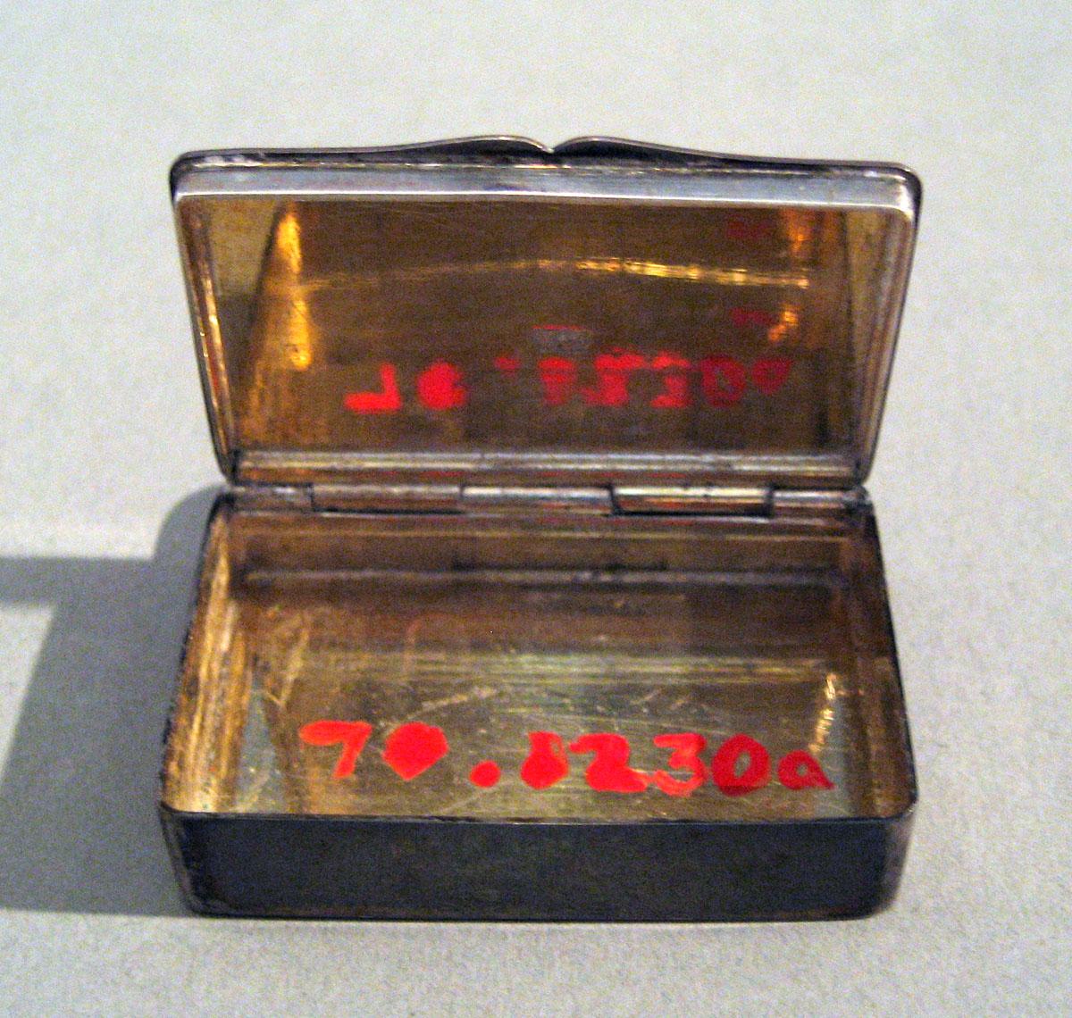 1970.1230 A Silver Flint Box interior