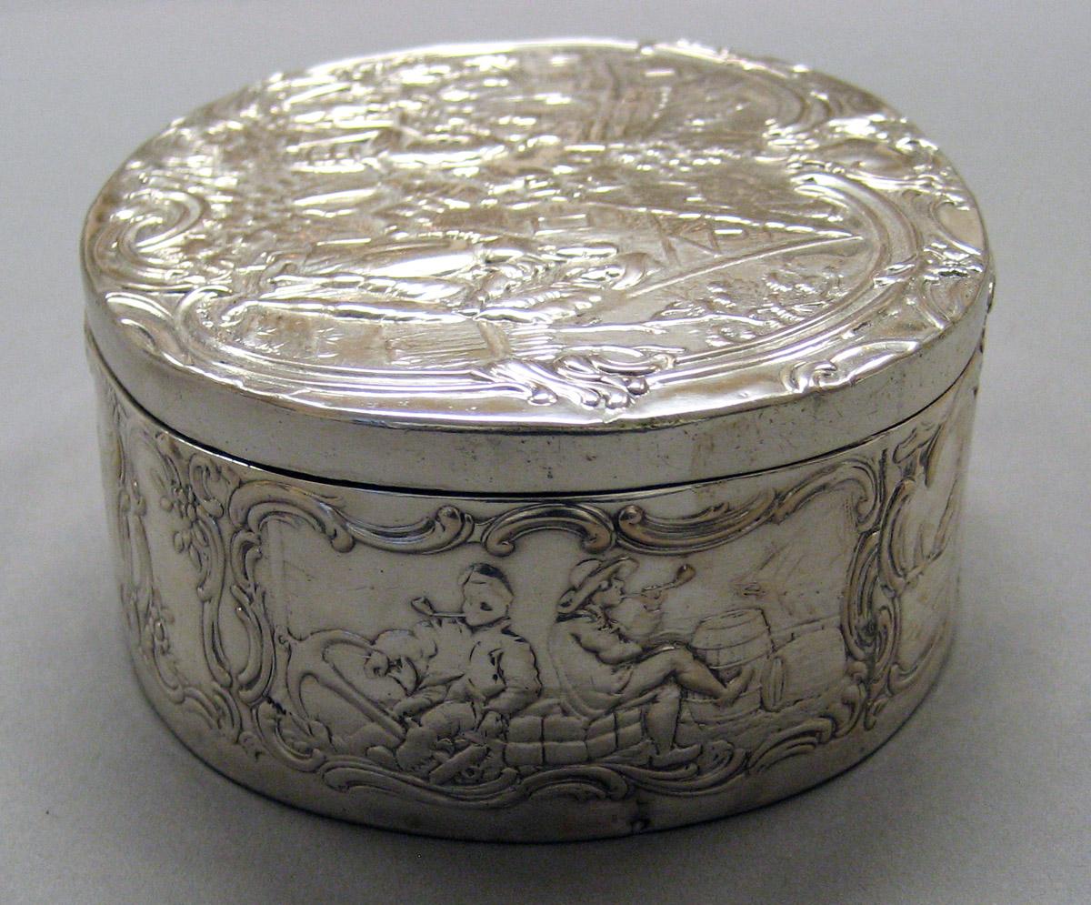 1970.1248 Silver Box view 2